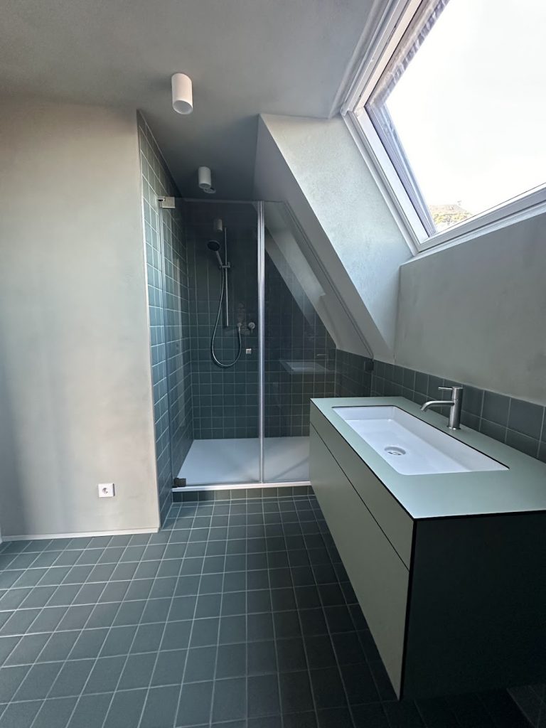Badezimmer im OG